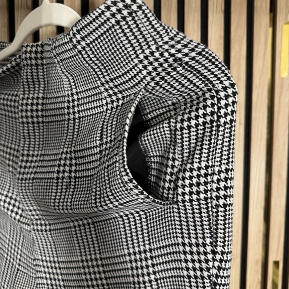 Womens Stradivarius Houndstooth Patterned Pants size USA 4. Size exactly descrip - Picture 5 of 11